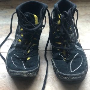 Wrestling shoes